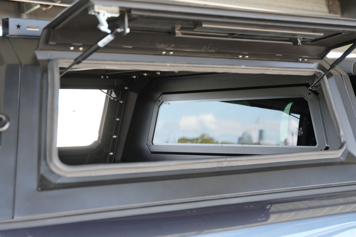 BYD Shark 6 Canopy - Aluminum with side windows